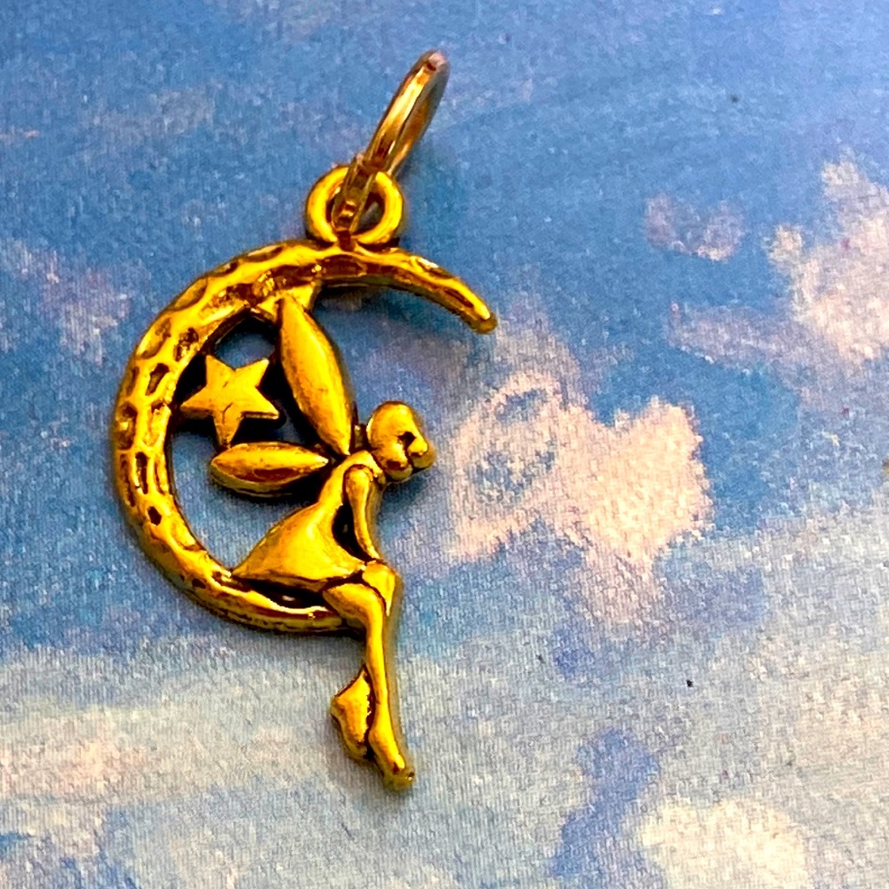 5/$10❤️❤️❤️NEW BRASS Fairy & Crescent Moon Charm Pendant